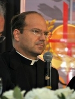 padre-kevin-esporte